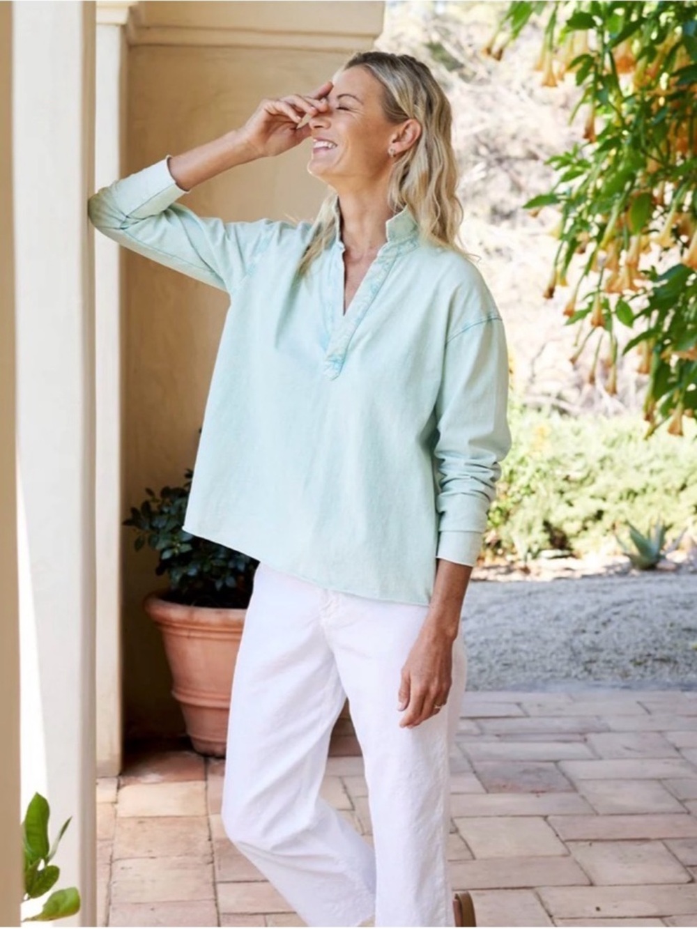 Frank & Eileen Patrick Popover Henley in Mineral Wash - Picture 2 of 9